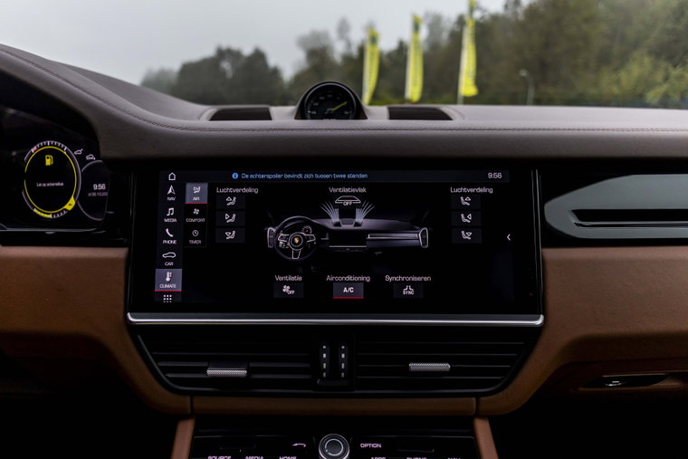 Vehicle Image 48