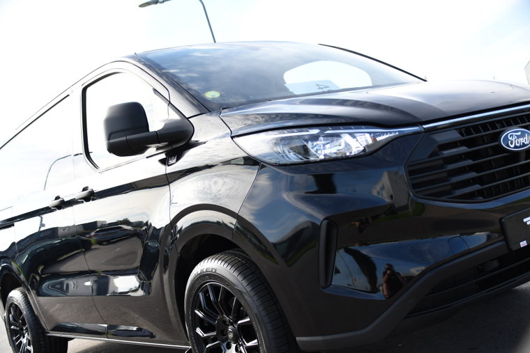 Vehicle Image 18