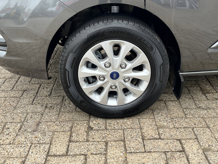 Vehicle Image 23