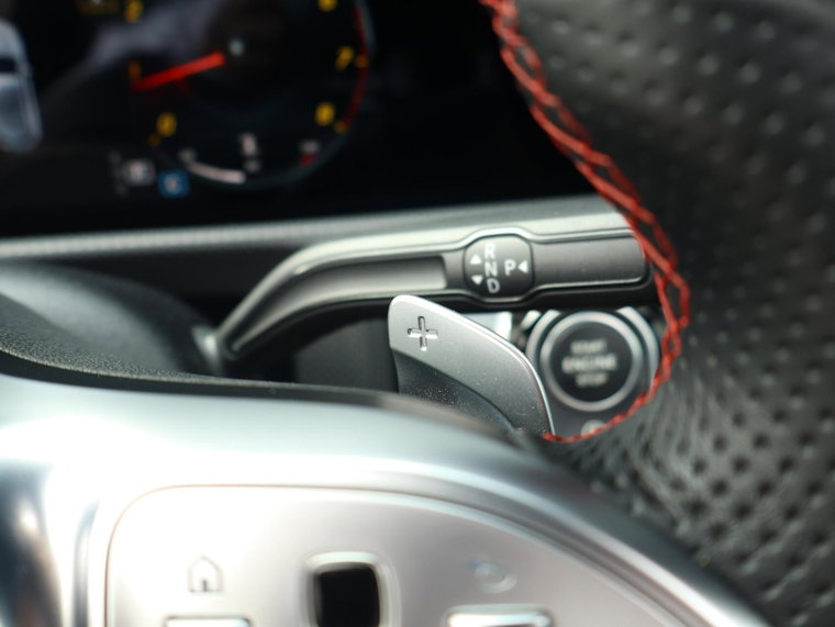 Vehicle Image 32