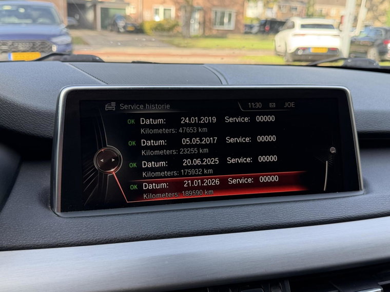 Vehicle Image 22