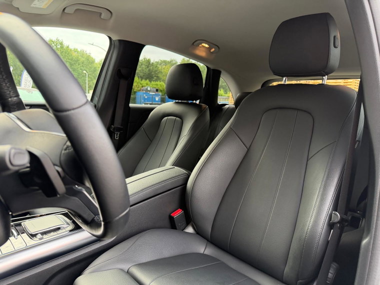 Vehicle Image 33