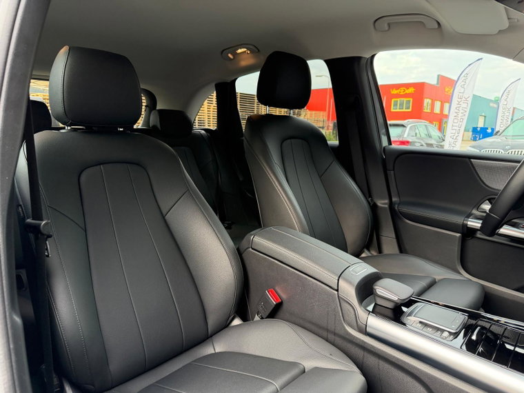 Vehicle Image 39