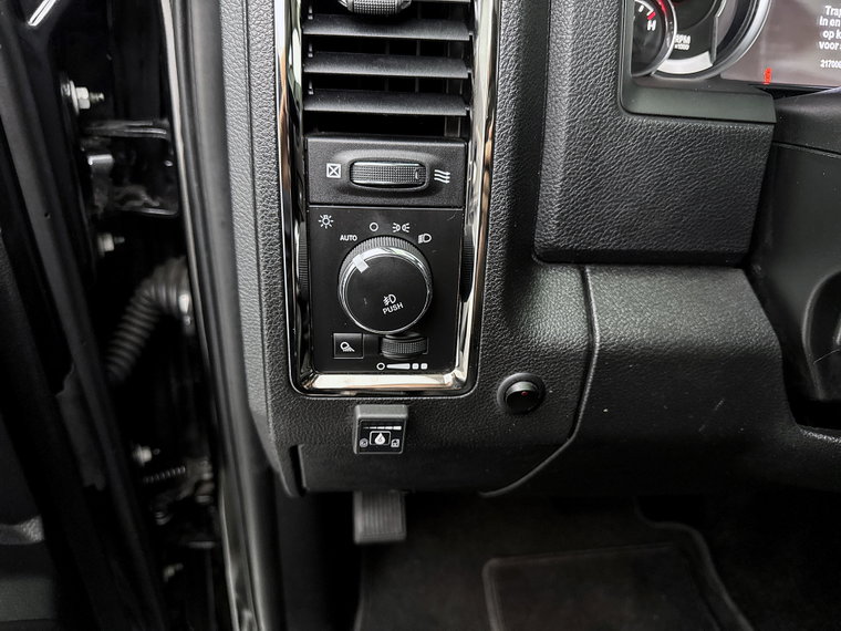 Vehicle Image 26