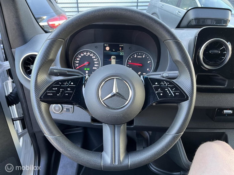 Vehicle Image 26