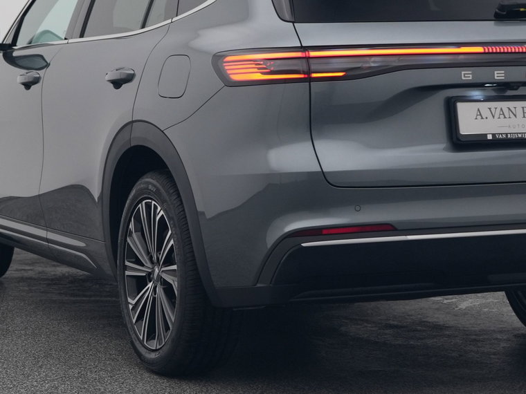 Vehicle Image 18