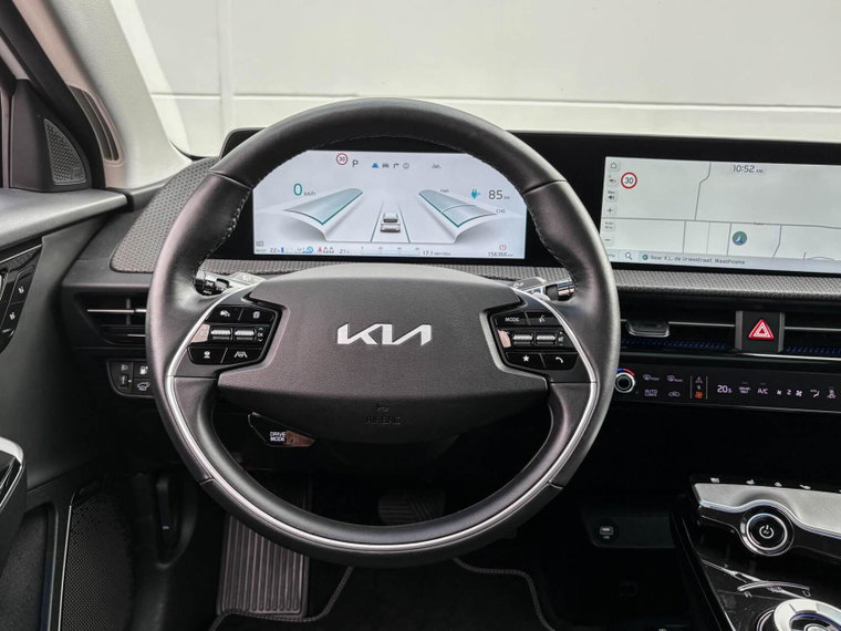 Vehicle Image 28
