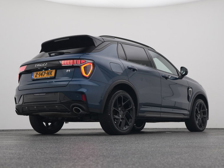 Vehicle Image 16