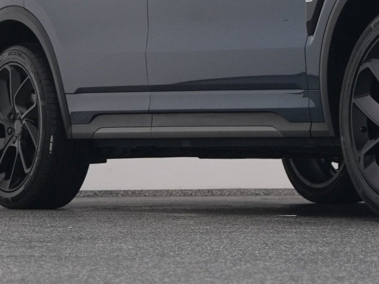 Vehicle Image 38