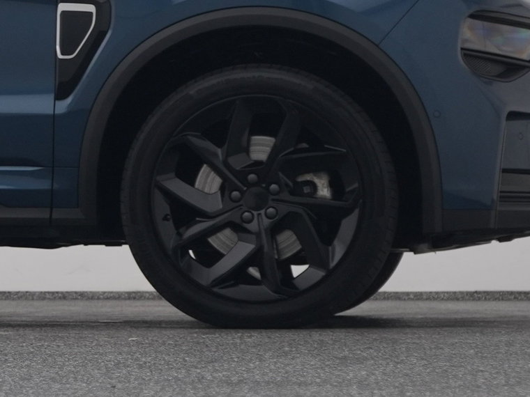 Vehicle Image 42