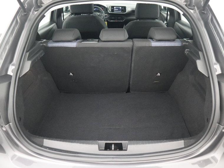 Vehicle Image 33