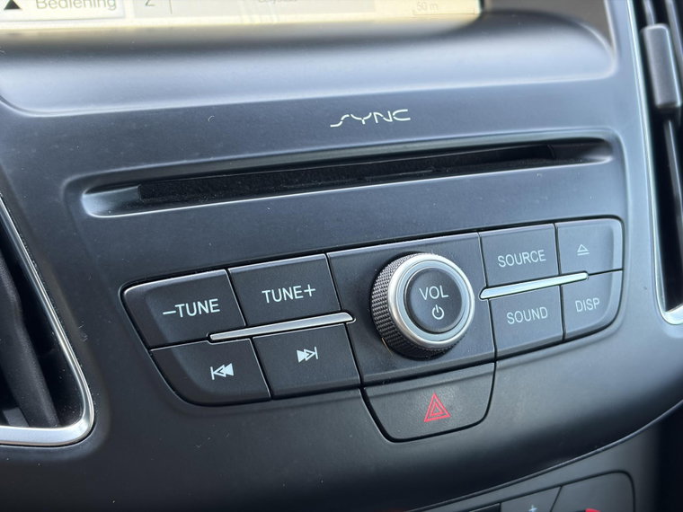 Vehicle Image 27