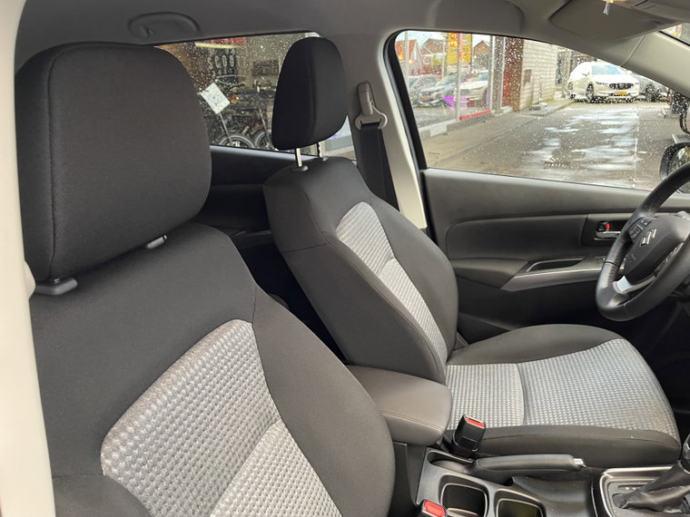 Vehicle Image 36