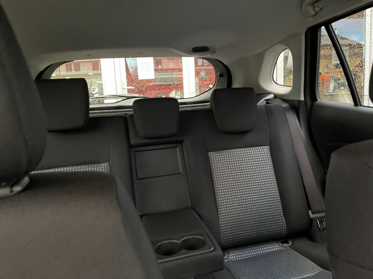 Vehicle Image 38