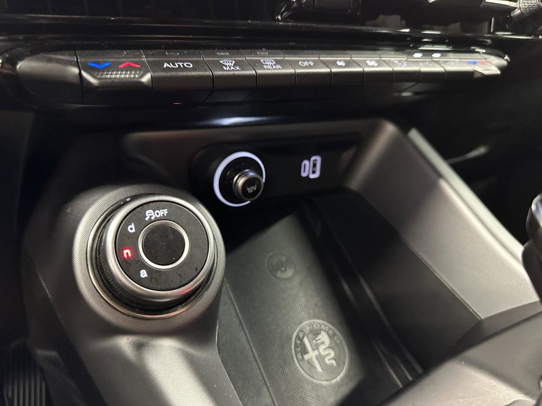 Vehicle Image 37