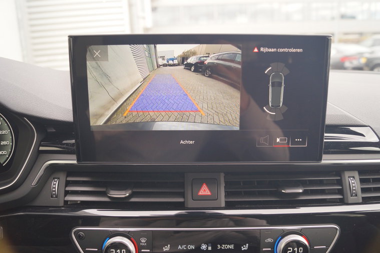 Vehicle Image 30