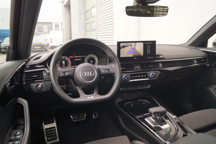 Vehicle Image 11