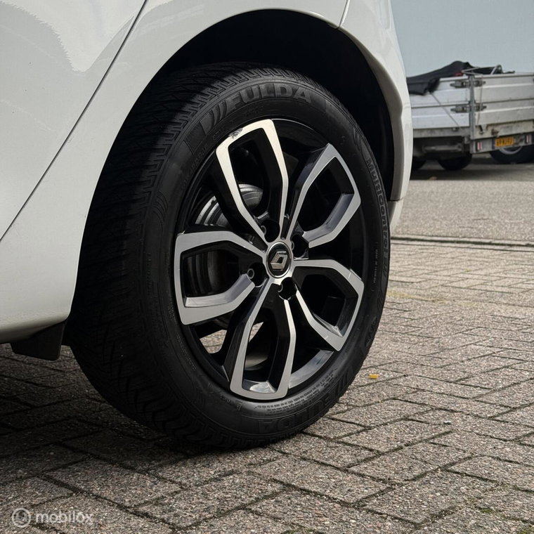 Vehicle Image 17