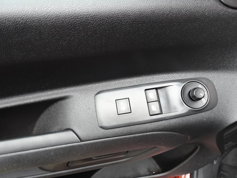 Vehicle Image 26