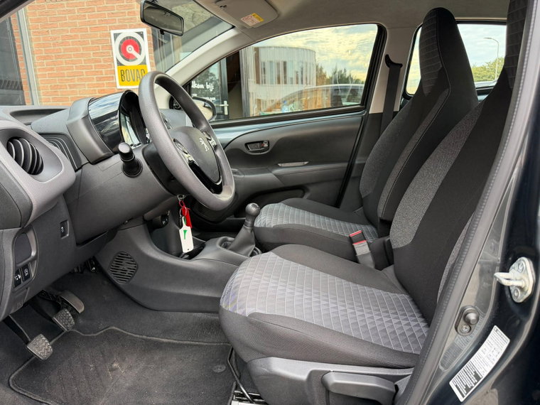 Vehicle Image 17