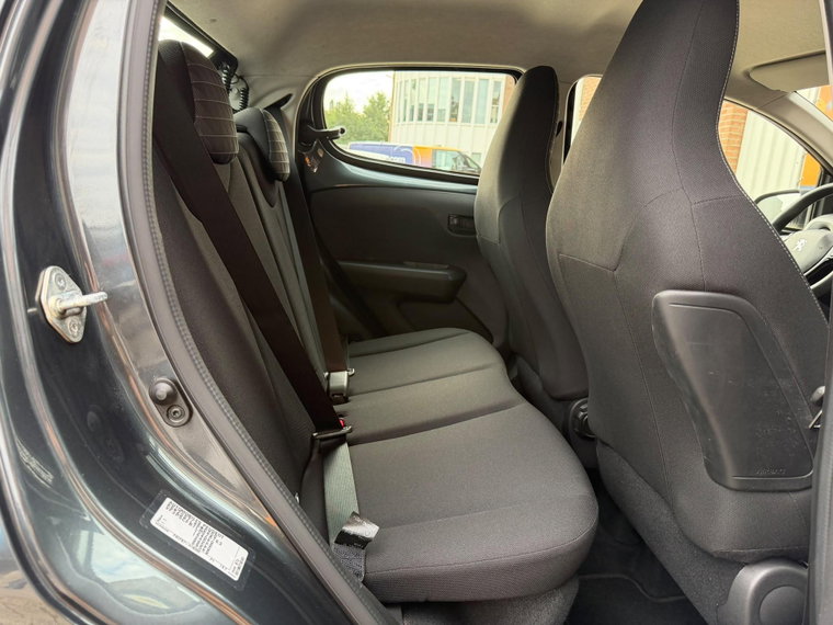 Vehicle Image 22