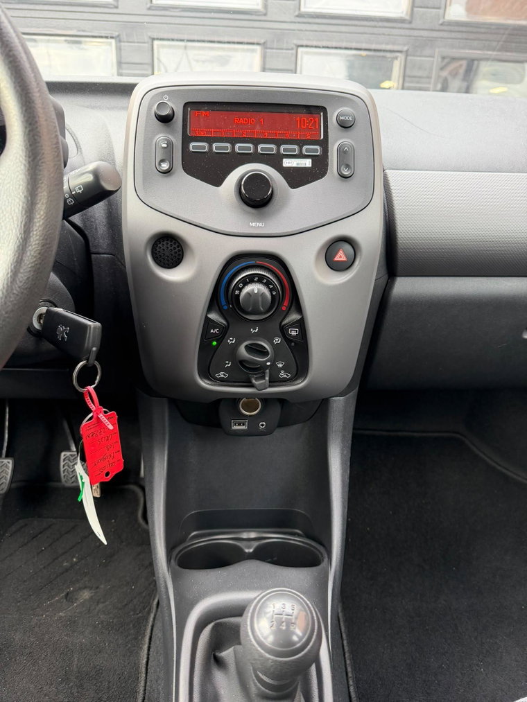 Vehicle Image 29