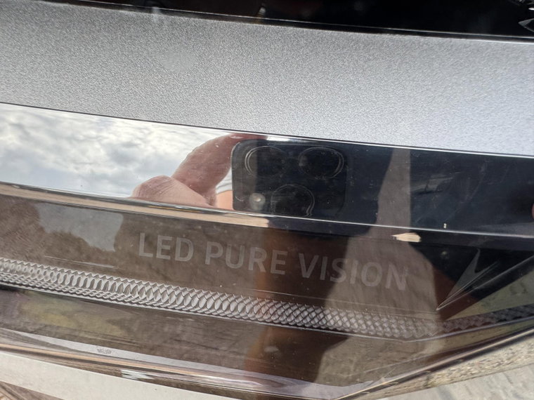 Vehicle Image 11