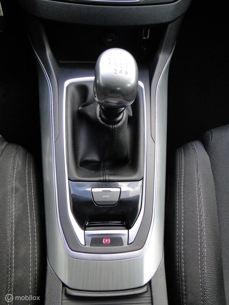 Vehicle Image 26