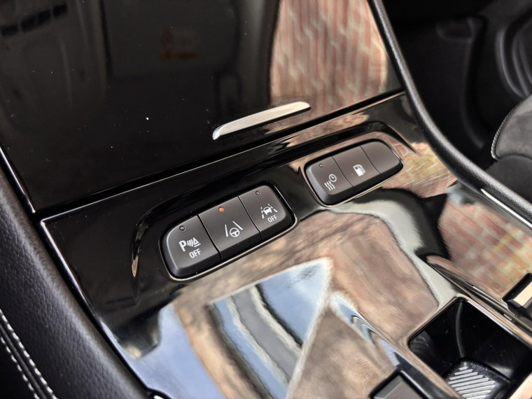 Vehicle Image 38
