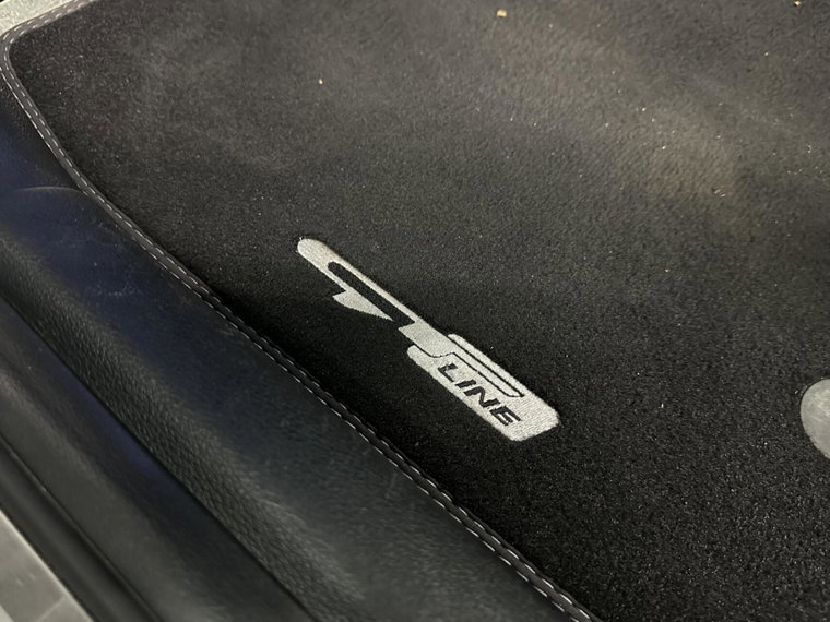 Vehicle Image 28