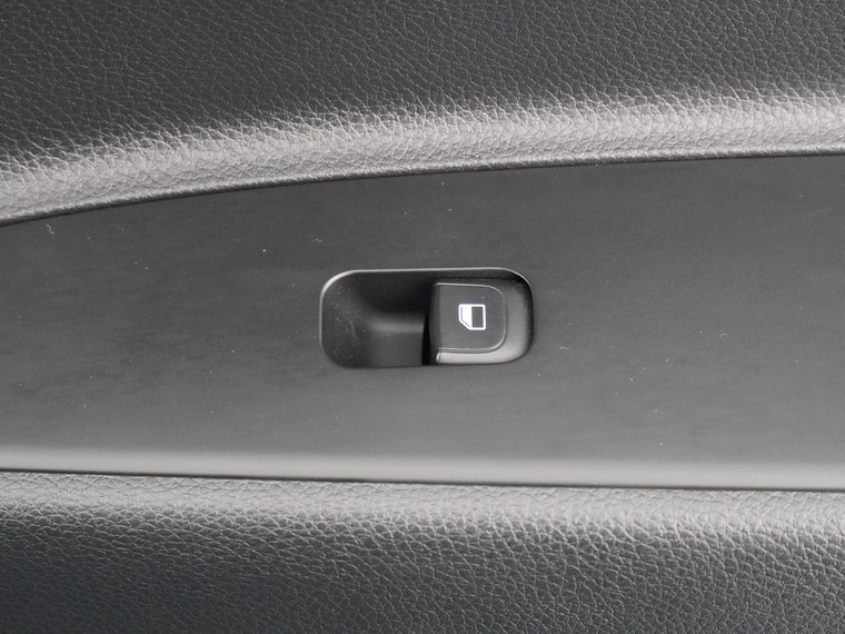Vehicle Image 43