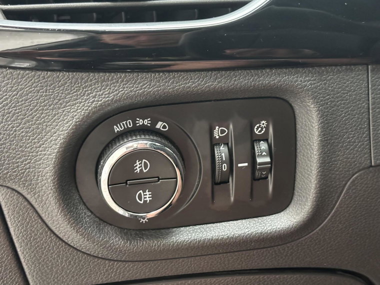 Vehicle Image 32