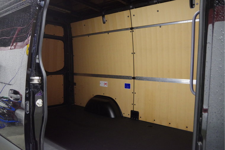 Vehicle Image 35