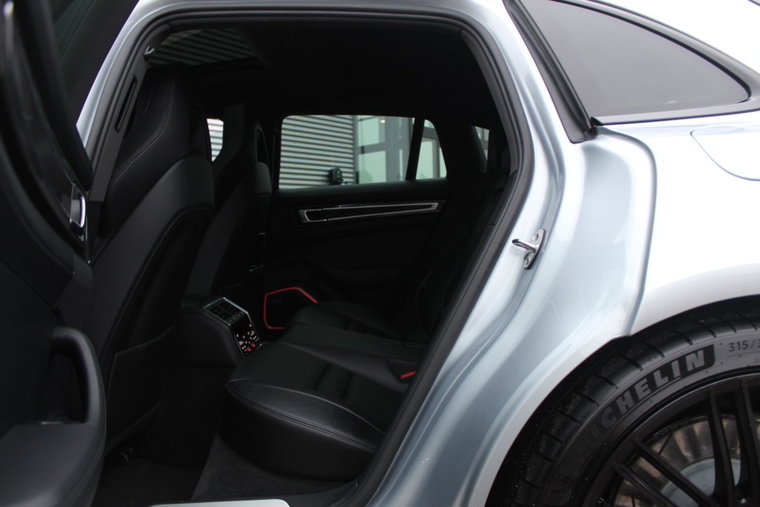 Vehicle Image 37
