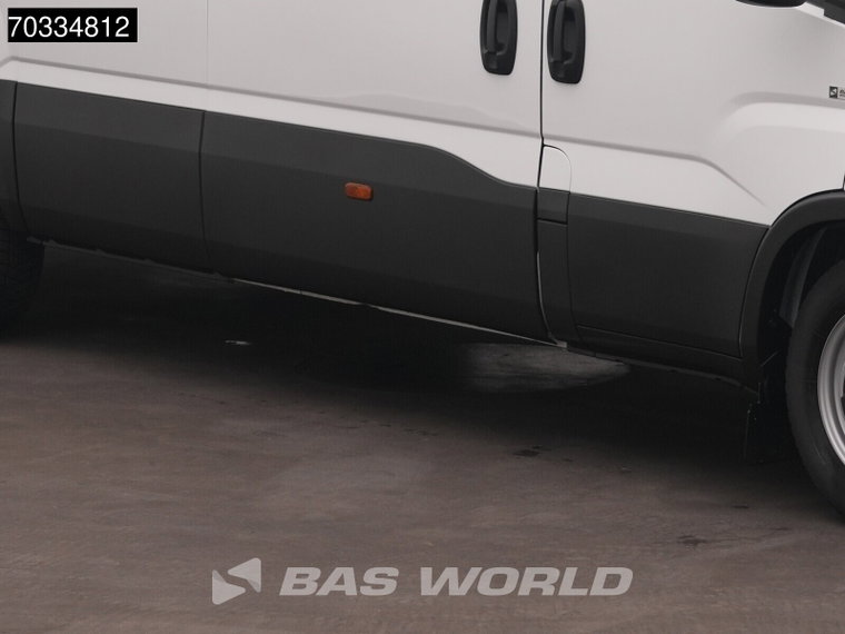 Vehicle Image 39