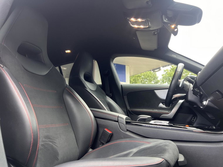Vehicle Image 33