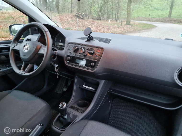 Vehicle Image 26