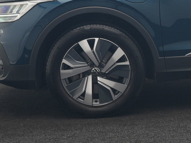 Vehicle Image 41