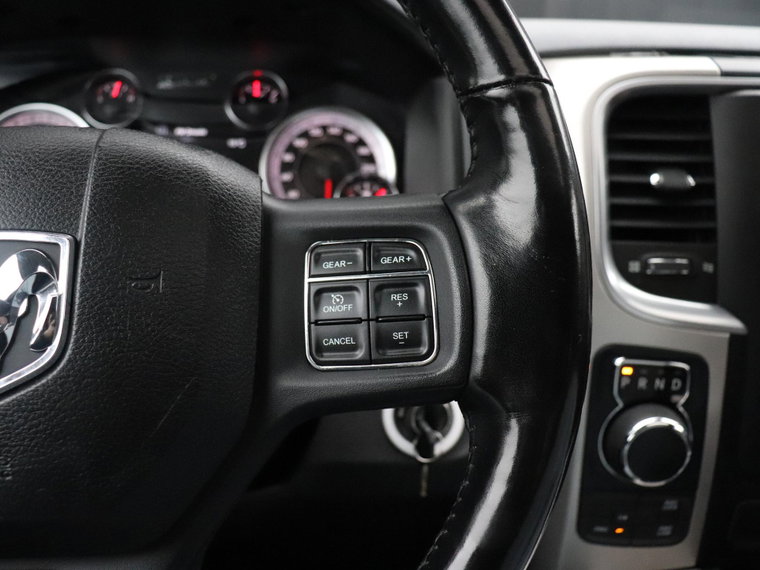 Vehicle Image 25