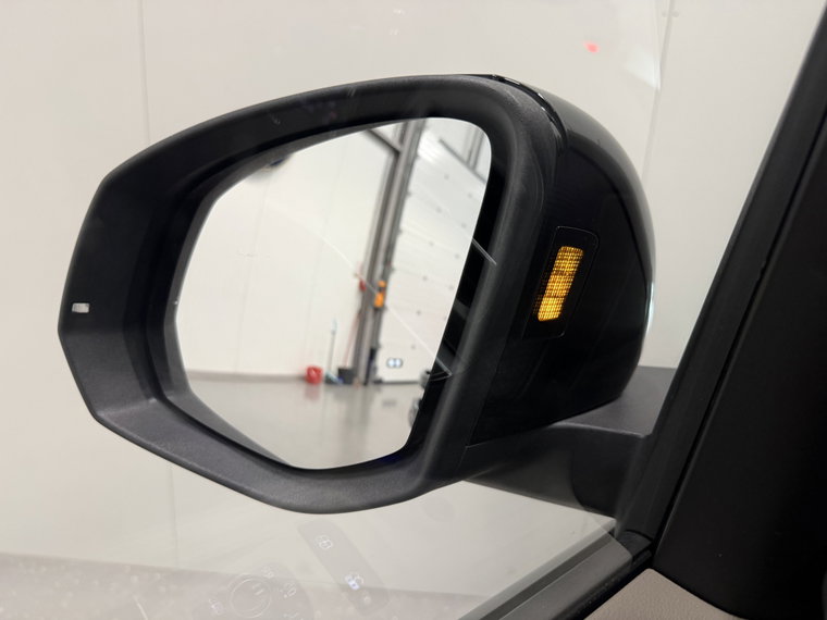 Vehicle Image 33