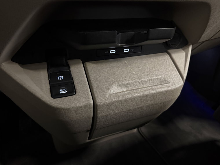 Vehicle Image 35