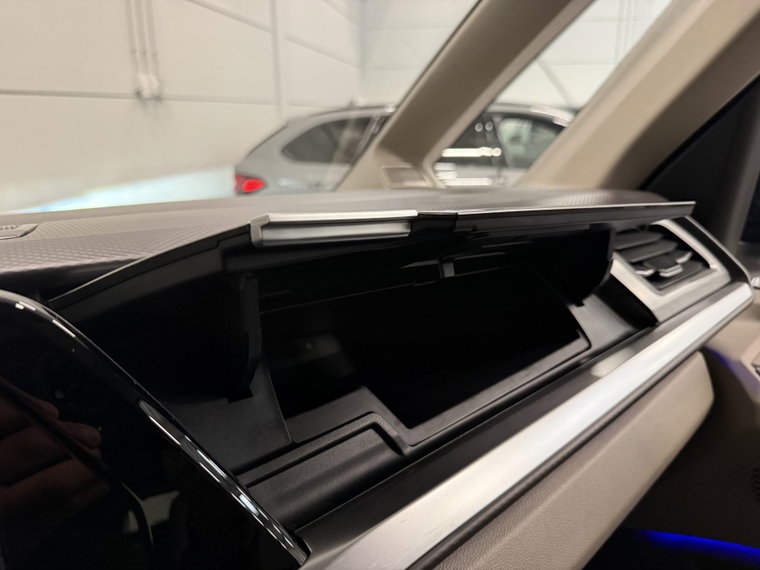 Vehicle Image 38