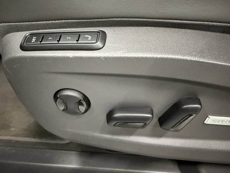Vehicle Image 40