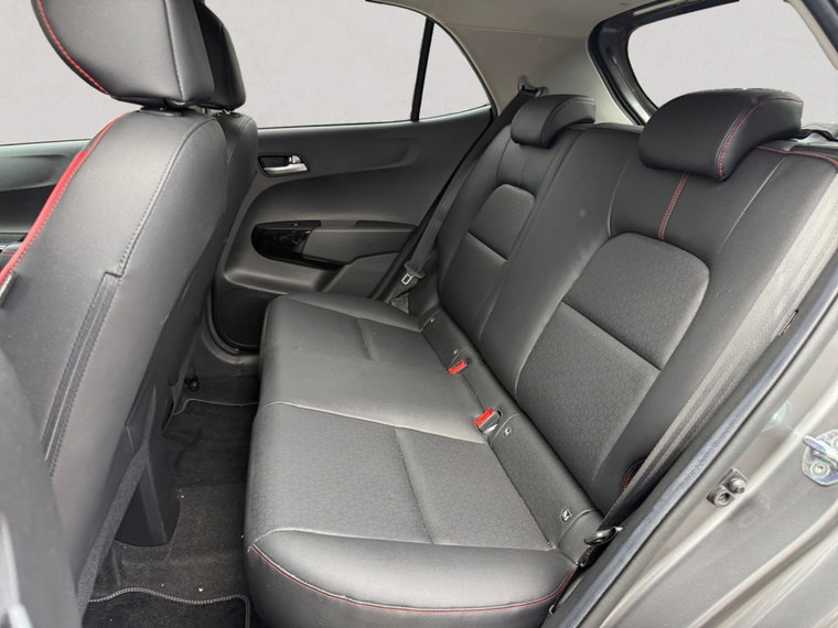 Vehicle Image 14