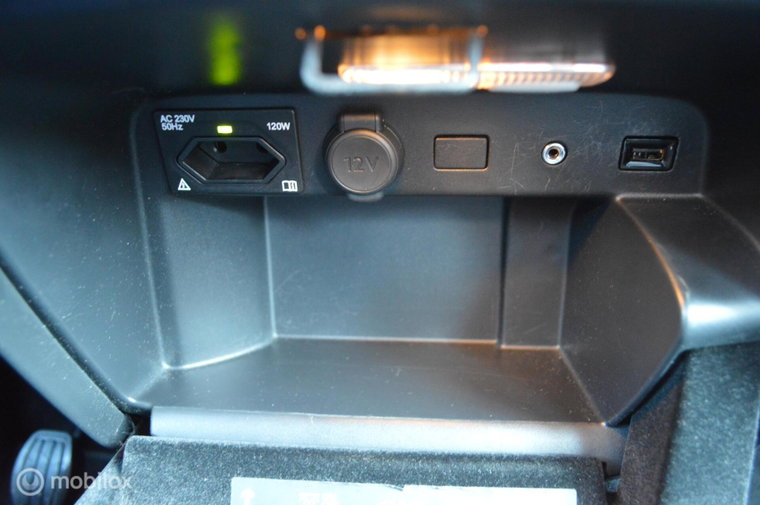 Vehicle Image 26