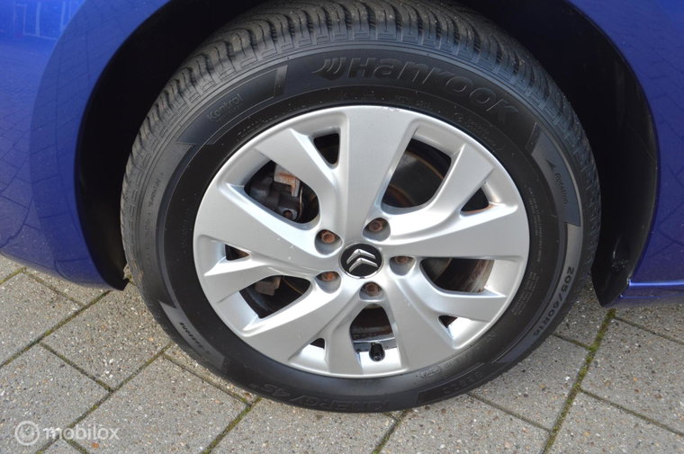Vehicle Image 28
