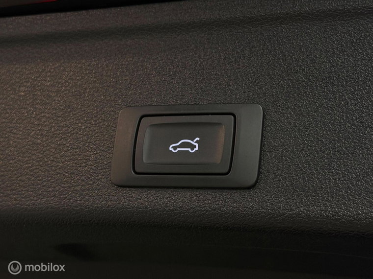 Vehicle Image 40