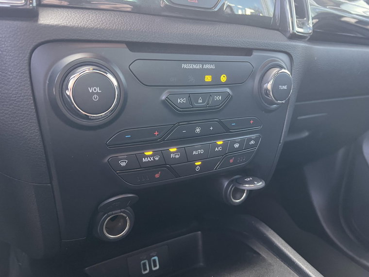 Vehicle Image 28