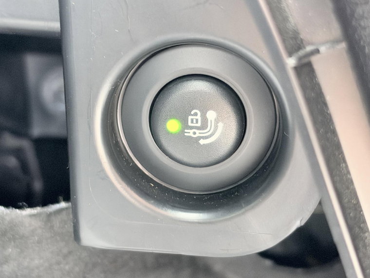 Vehicle Image 26
