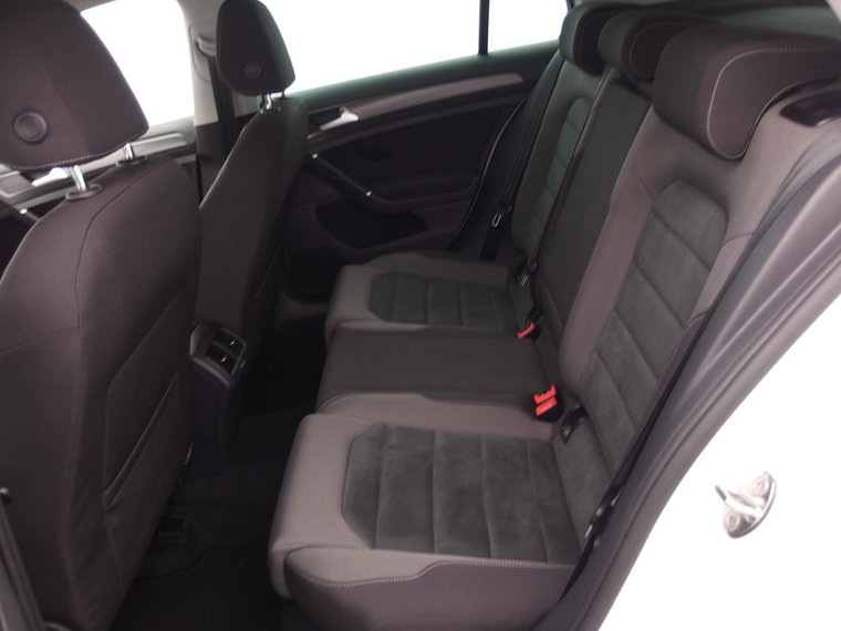 Vehicle Image 37